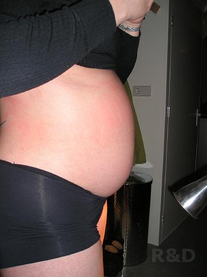 14-3-06 Mijn buik (1) 23 weken.JPG